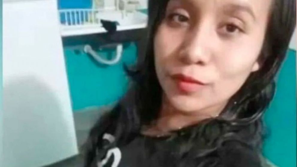 Asesinaron a embarazada y le abrieron la panza para robarle al bebé.