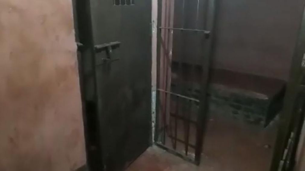 Pánico por fantasmas en comisaria de Misiones. (Captura de video)