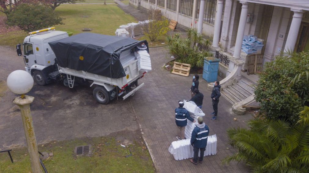 Vialidad y el Ministerio de Infraestructura bonaerense repartieron equipamiento para el coronavirus en más de 80 hospitales (Twitter/@MInfraPBA)