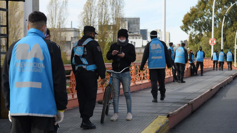 Este lunes comenzó una fuerte etapa de controles en las calles. (Crónica/Ruben Paredes)