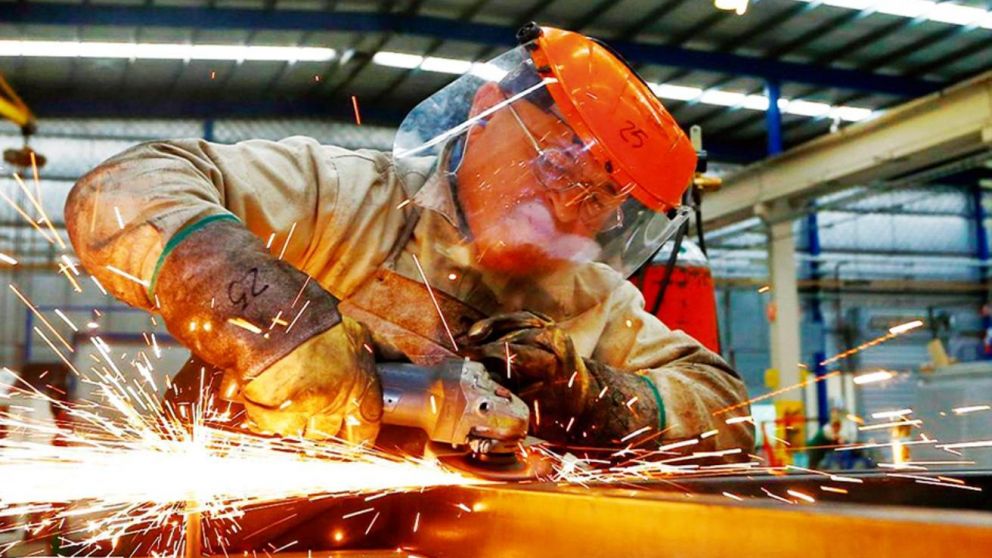 Se derrumbó 26,4% la economía en abril, el primer mes pleno de cuarentena