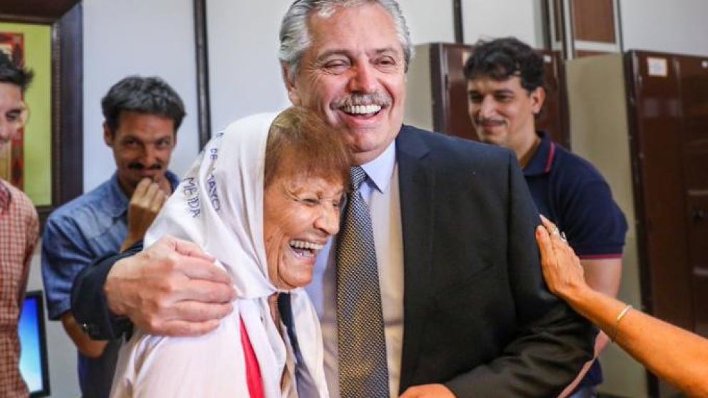 El Presidente saludó a "Taty" Almeida por su cumpleaños: "Gracias por poner el cuerpo y el corazón".
