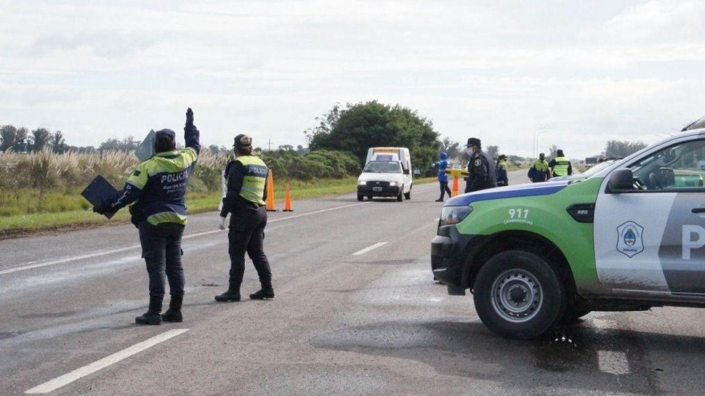 Intentaron mudarse de Tigre a Mar del Plata en plena cuarentena pero fueron rechazados en un retén.