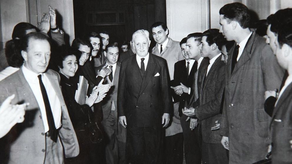 Arturo Illia estuvo casi tres años en el poder.