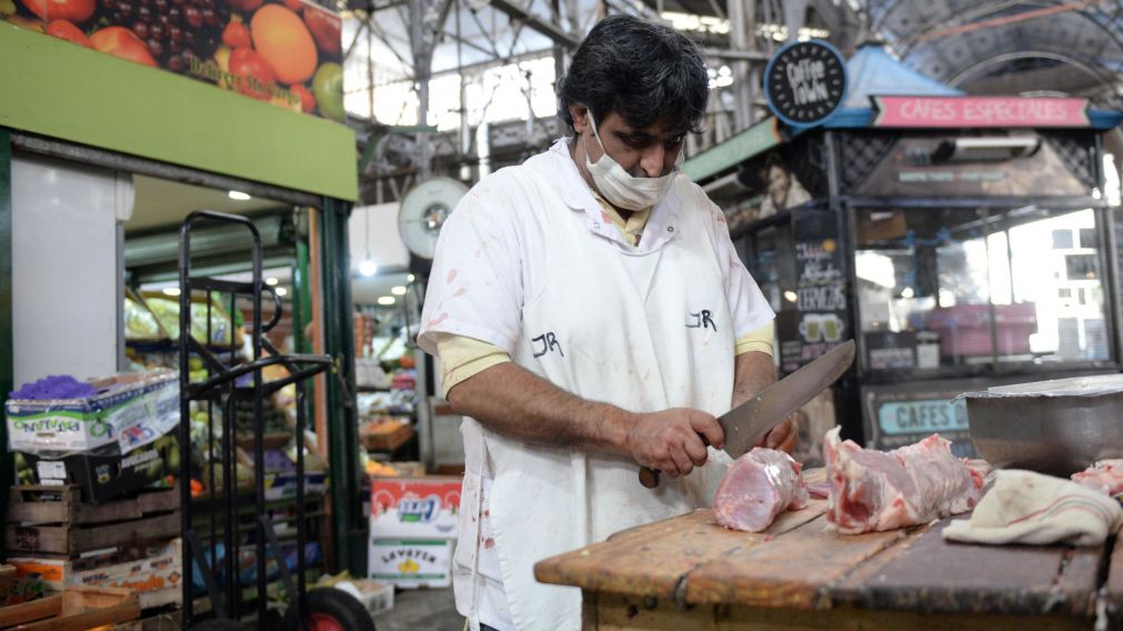 En la nueva cuarentena, que irá del 1 al 17 de julio, los comercios denominados esenciales podrán seguir abiertos. (Crónica//Nahuel Ventura)