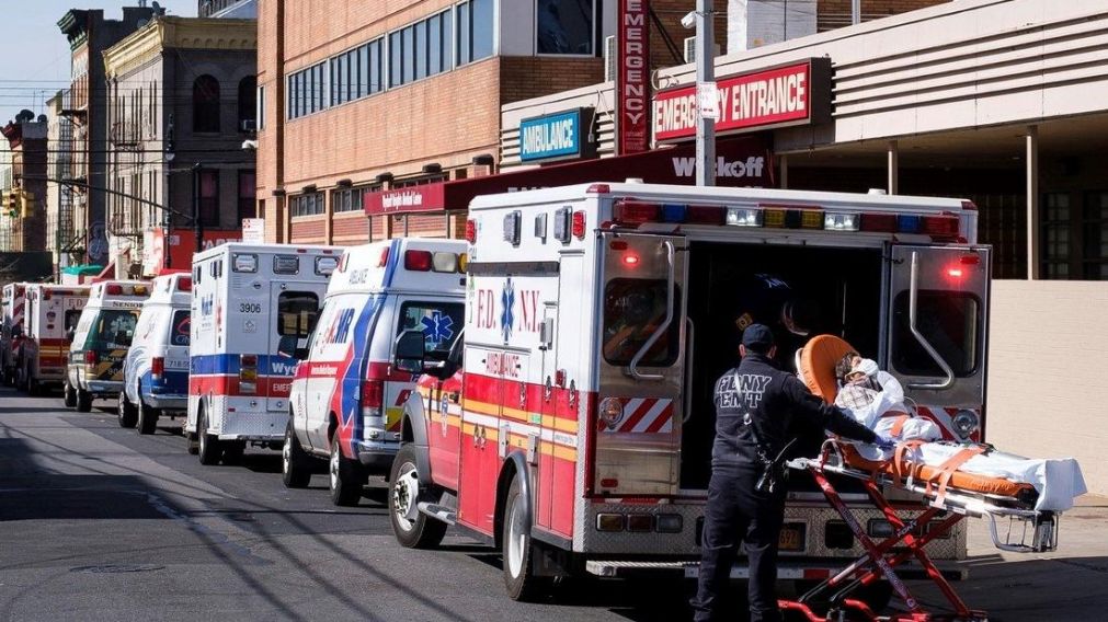 El personal sanitario no tiene descanso en Estados Unidos por la pandemia del coronavirus (Twitter).