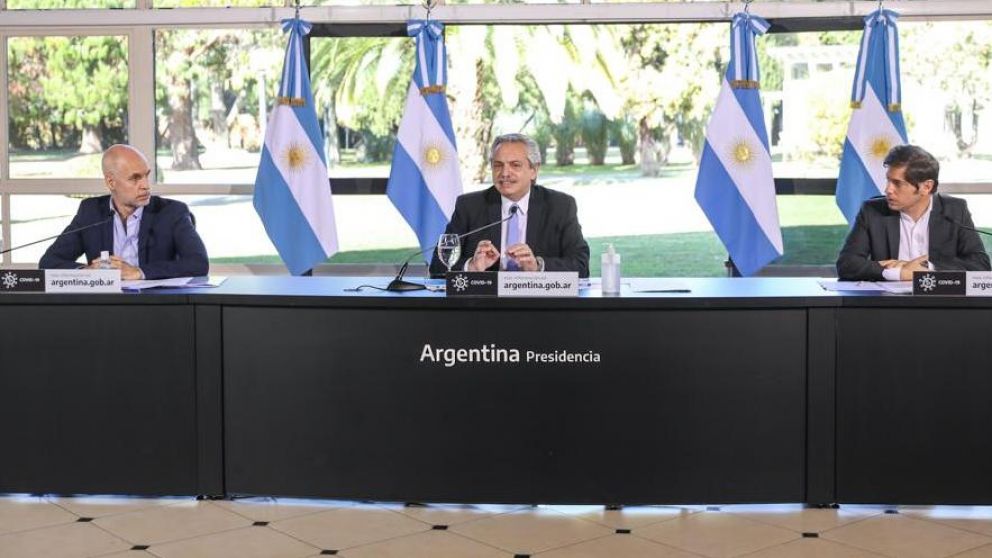 El presidente, junto a Kicillof y Larreta, durante el anuncio del endurecimiento de la cuarentena en AMBA.
