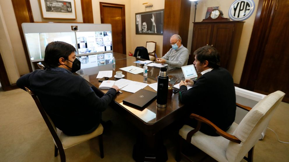 El gobernador bonaerense Axel Kicillof sigue de cerca la situación (Télam).