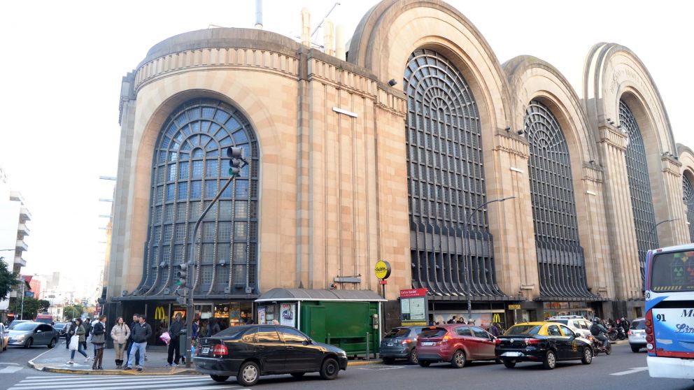 El suceso impactó a quienes se encontraban en inmediaciones del shopping (Nahuel Ventura - Crónica).