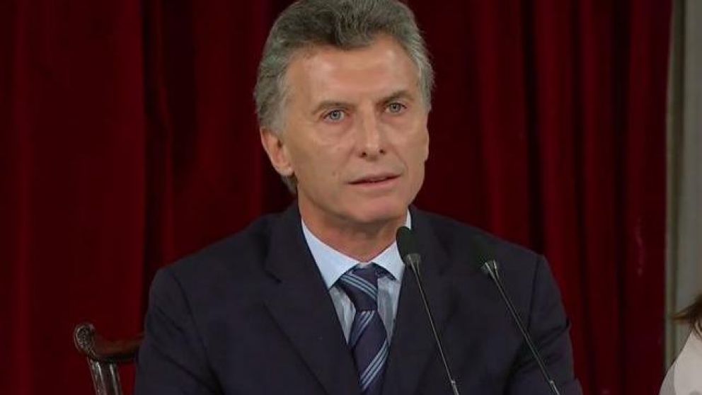 Macri firmó una carta que alerta que "la democracia se encuentra amenazada".