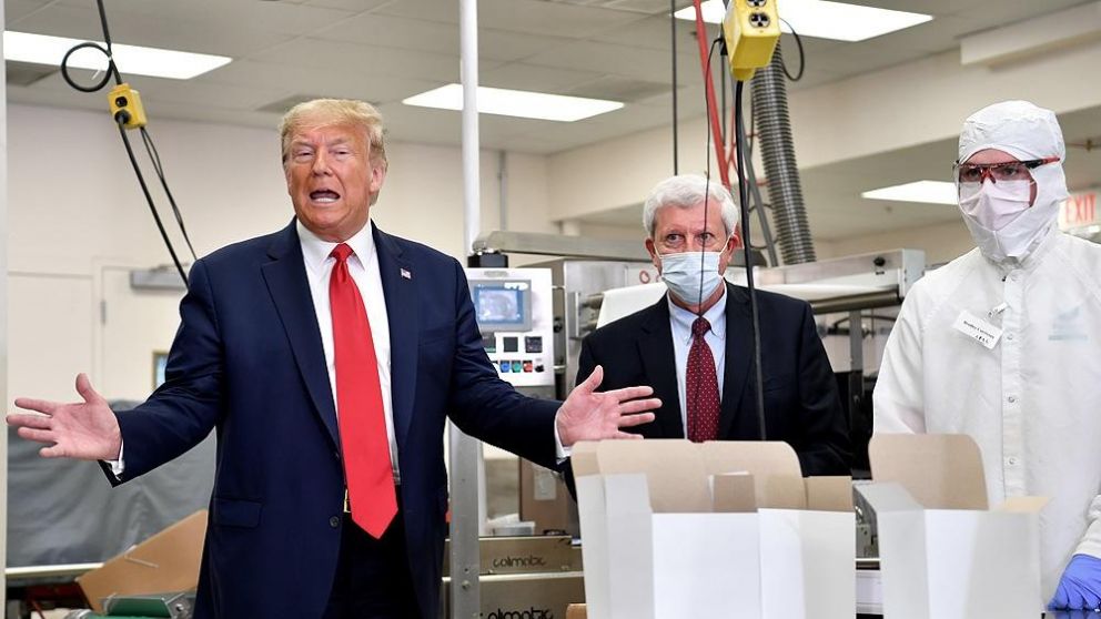 Donald Trump, el presidente de un país que suma 2.381.369 contagios y 121.979 muertes por la pandemia (Télam).