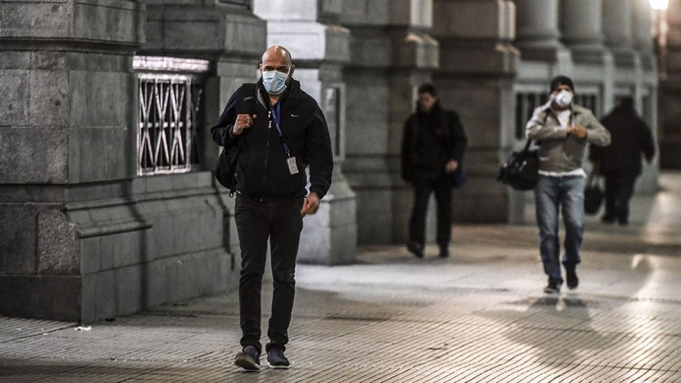 Las altas en toda la Ciudad llegaron a 7.889 personas, de las cuales 483 se dieron ayer (Télam/Archivo).