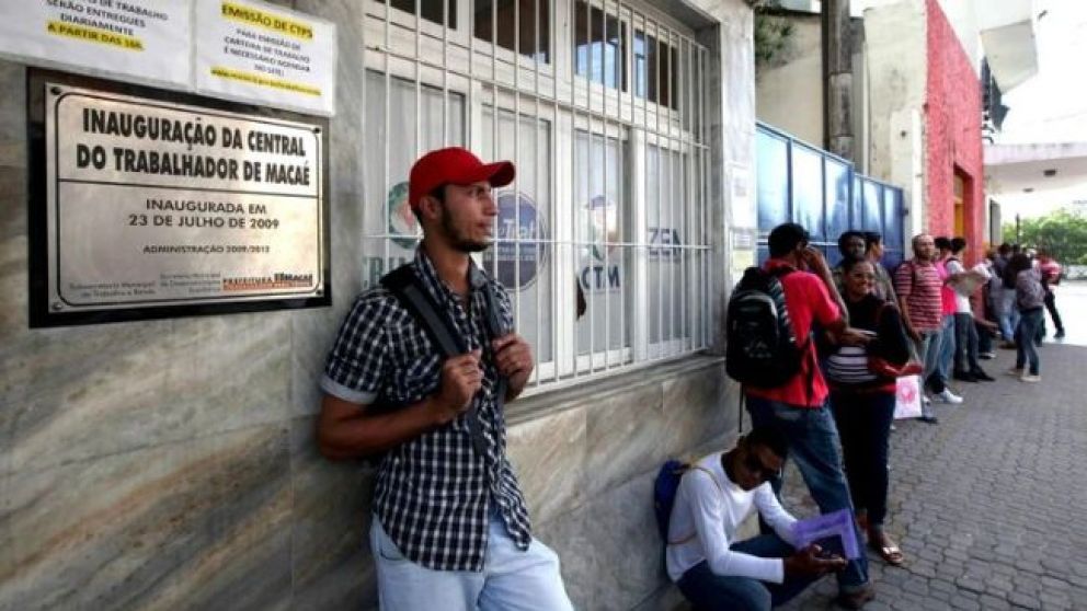 Crece la cantidad de desempleados de forma alarmante en Brasil.