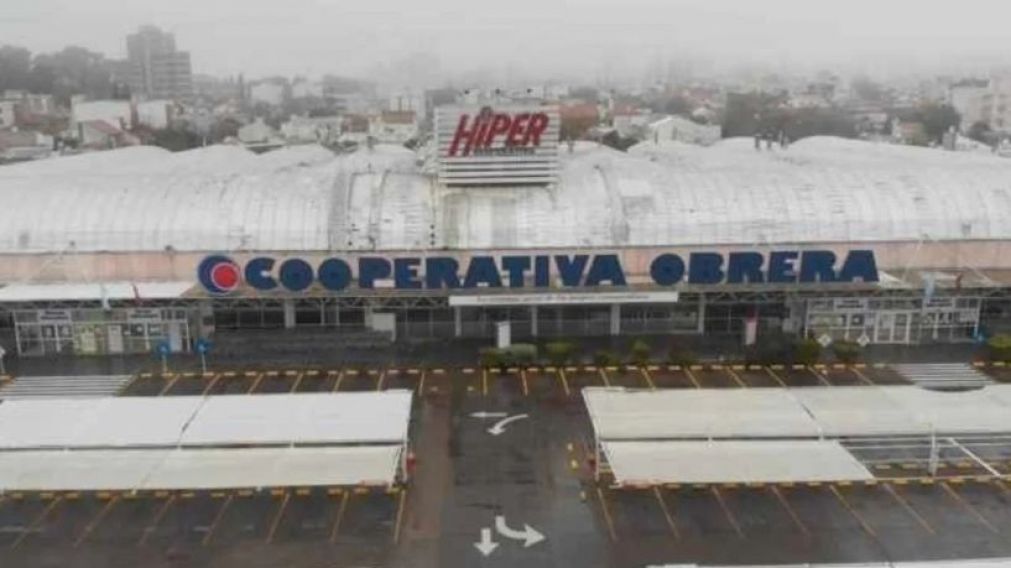 El frente del polirubro de la polémica.
