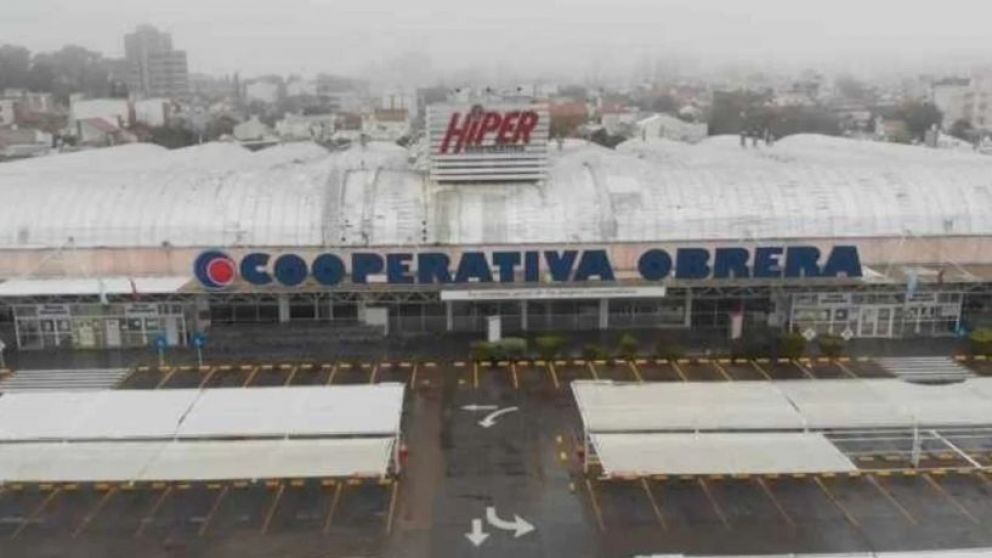 El frente del polirubro de la polémica.
