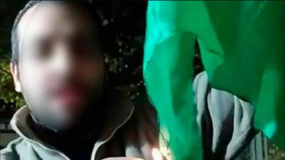 AL VER LAS REPERCUSIONES, EL PLATENSE SE FILMÓ QUEMANDO UN PAÑUELO VERDE.