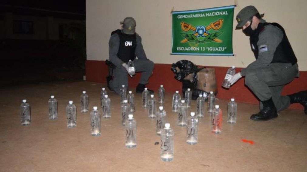 Decomisan más de 55 litros de cocaína diluida y 5.000 paquetes de "puchos".