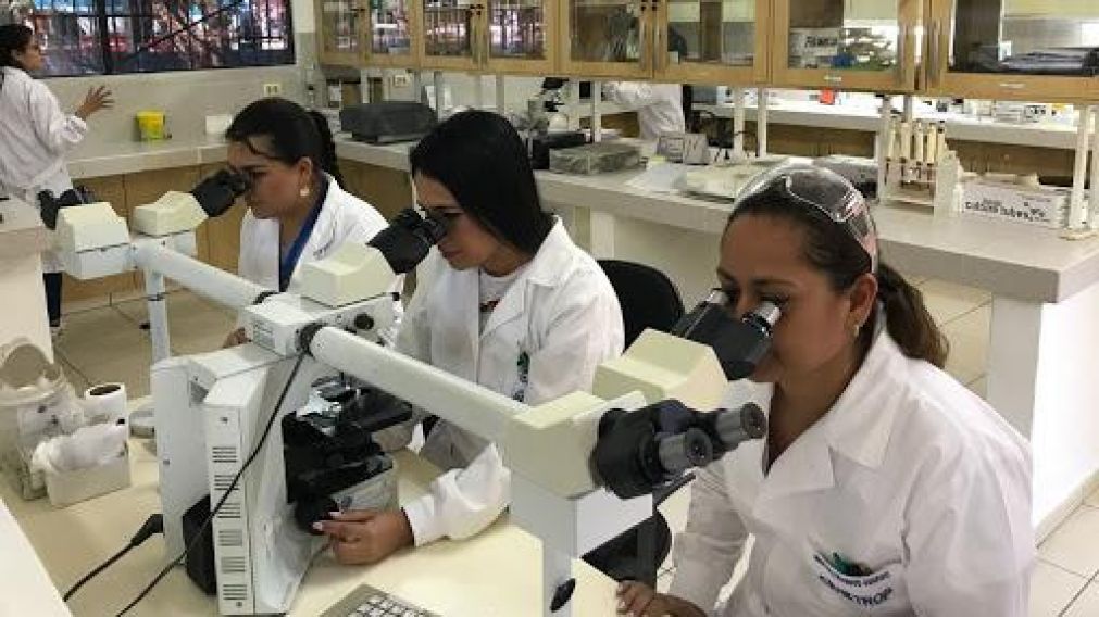 Cenetrop, uno de los laboratorios que cerró en Bolivia por falta de personal y de insumos.