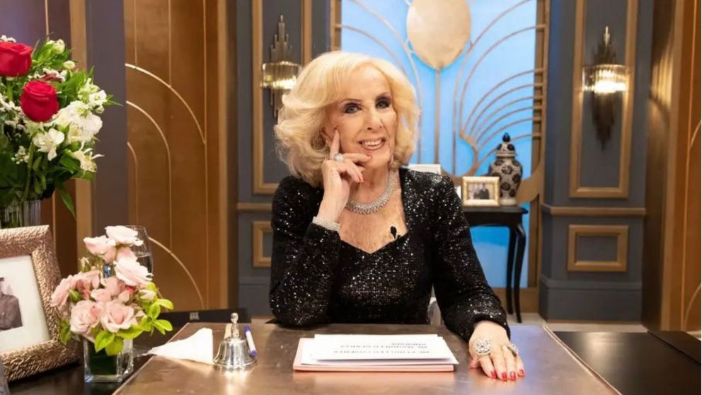 ¿Peligra el programa de Mirtha Legrand? Habrían notificado a la productora y a su nieto tras la invitación a Fabiola Yáñez.