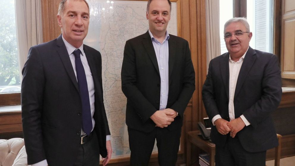 Adorni y Santilli arrancaron la ronda de gobernadores por el Presupuesto 2026.