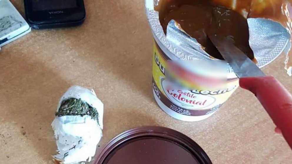 Quiso pasarle marihuana en un dulce de leche a su novio preso y quedó detenida.