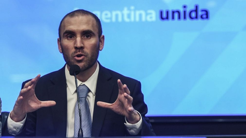 El Gobierno extendió hasta el 24 de julio el plazo para que los bonistas adhieran al canje de deuda.