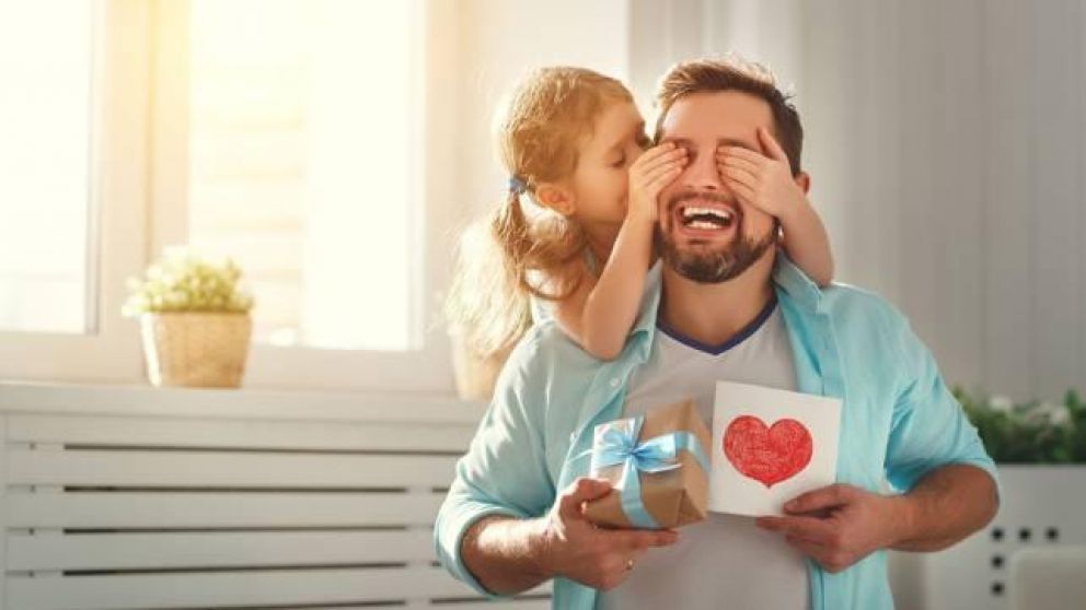 Día del Padre en cuarentena: más de la mitad del país podrá celebrar en familia el domingo.