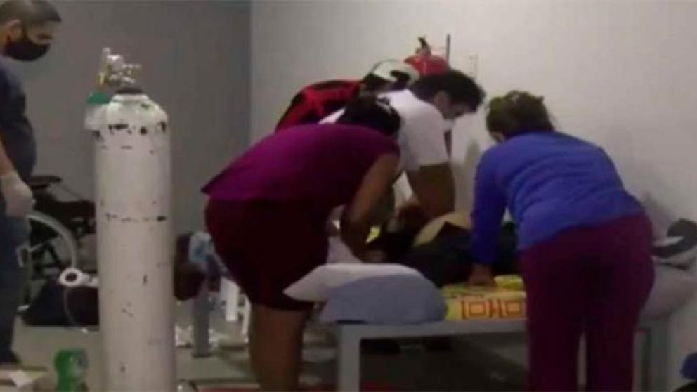 Un programa del canal de televisión PAT, transmitió en vivo la muerte de un paciente.