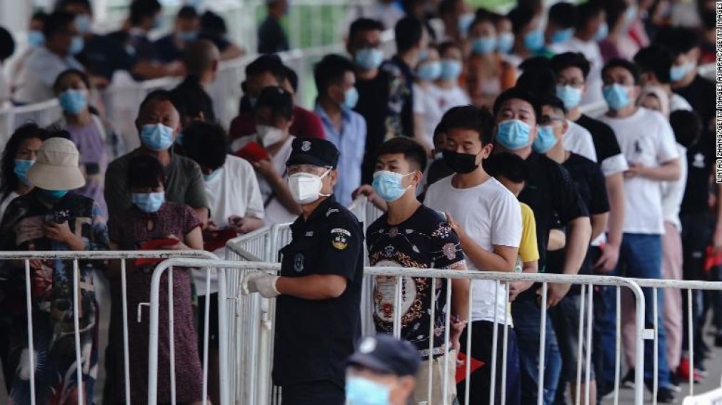 El COVID-19 volvi� a encender la alarma en China (Twitter).