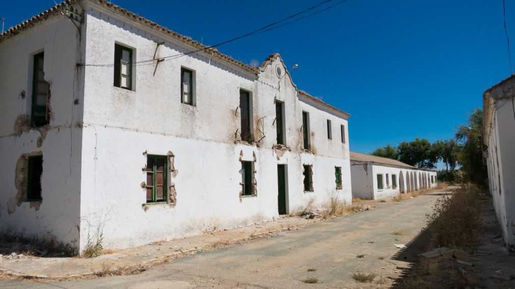 Los enigmas de un antiguo pueblo habitado por fantasmas.