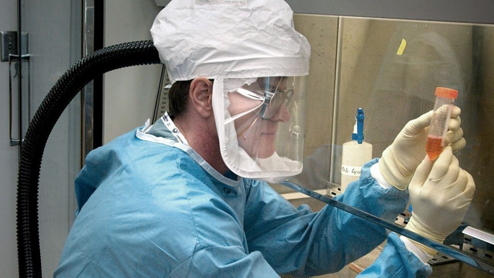 Según los investigadores, si se hubiera usado dexametasona desde el inicio de la pandemia se habrían podido salvar hasta 5.000 vidas en Gran Bretaña (Télam).