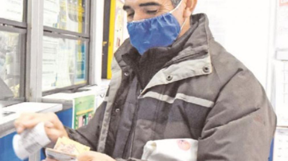 Algo que llame a la suerte: una ayuda para acertar y cobrar. (Pablo Villan/Crónica)