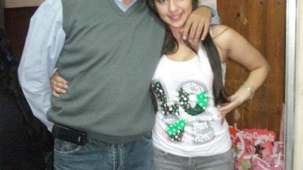 Hugo y su hijo Dayana, asesinada por su novio.