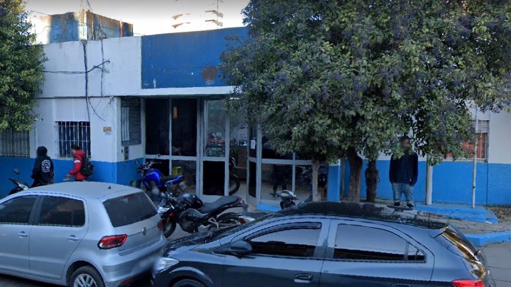 Integrantes de la comisaría primera de Escobar se ocupan de investigar el violento femicidio.