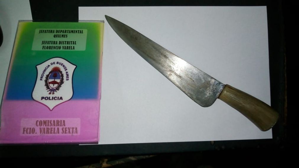 Este es el cuchillo de carnicero que fue utilizado por el asesino para matar al muchacho.