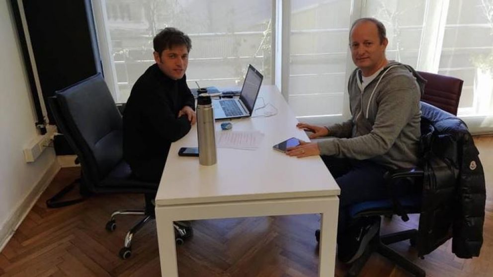 Kicillof le de deseó "mucha fuerza" a Insaurralde tras el positivo de coronavirus.