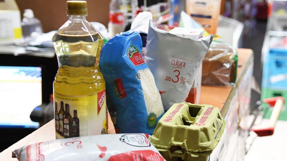 Los alimentos y las bebidas habrían aumentado por debajo de la media en Mayo. (Foto: Carlos Ventura)