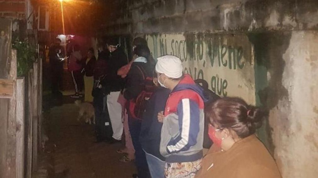 Once personas rompieron el distanciamiento en Posadas para hacer un ritual. (Gentileza: El territorio)