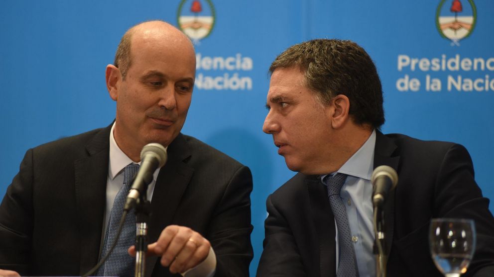 Sturzenegger y Dujovne, los voceros del acuerdo. 