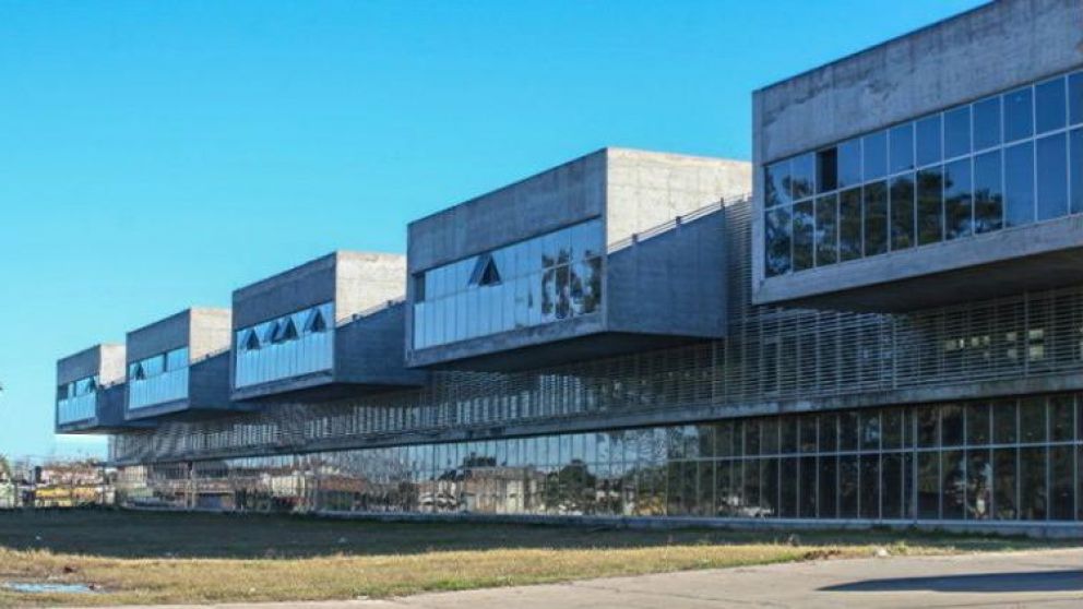 El Hospital Iturraspe en Santa Fe, a donde la embarazada lleg� luego de compartir el traslado en ambulancia con la m�dica infectada de coronavirus. 
