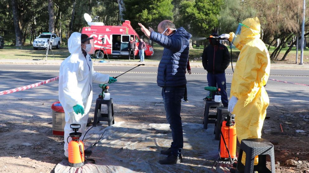 El ministro de Salud bonaerense aseguró que "el brote en el Barrio José Luis Cabezas está controlado"..
