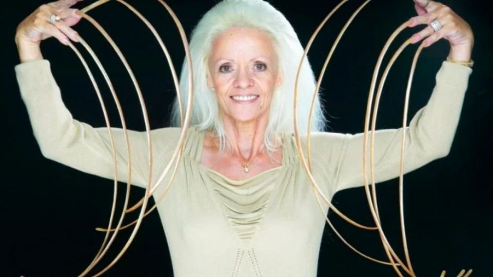 Lee Redmond, "La dama de las uñas", fue récord Guinness.