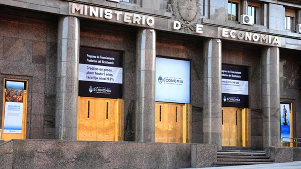 Evacuaron el Ministerio de Economía por escape de gas. (Imagen de archivo)