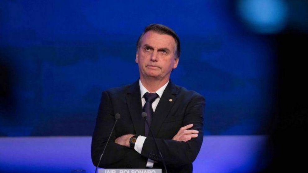 Bolsonaro atacó a Anonymous y dijo que "no quedará impune".