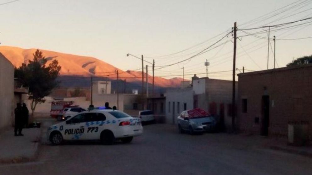 Un hombre fue llevado al hospital local y está demorado (Twitter).