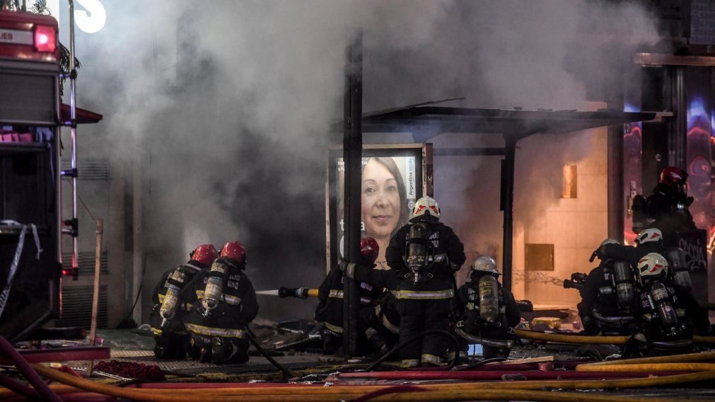 Las valientes tareas de rescate tuvieron como protagonistas a Bomberos y personal del SAME (Télam).