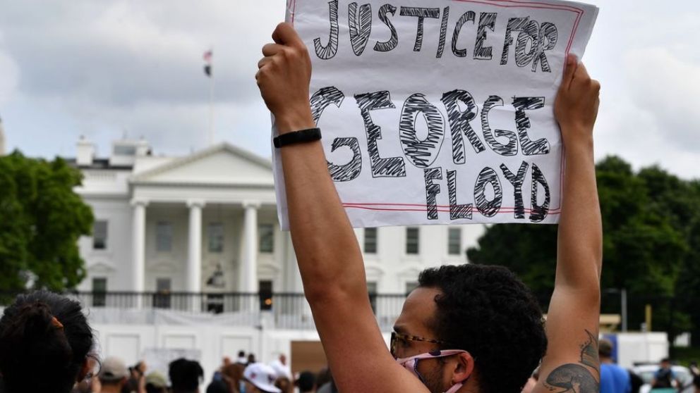 Las manifestaciones llegaron a la puerta de la Casa Blanca.