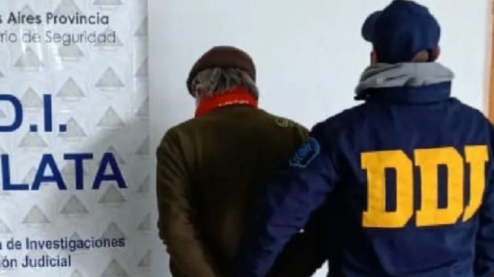 El violador estaba prófugo de la justicia.