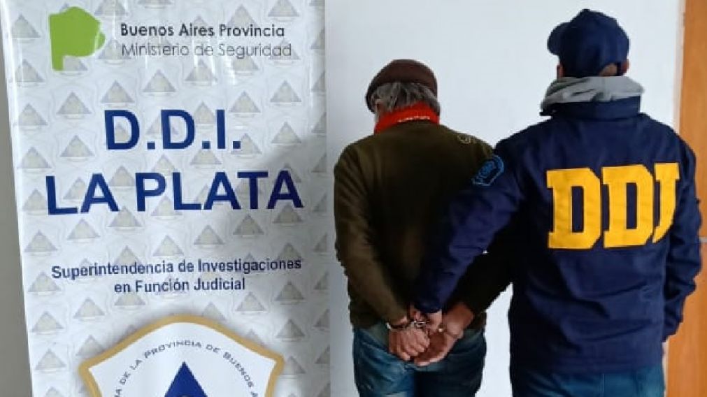 Este es el despreciable pervertido, de 65 años, que fue capturado en el barrio platense de Los Hornos.