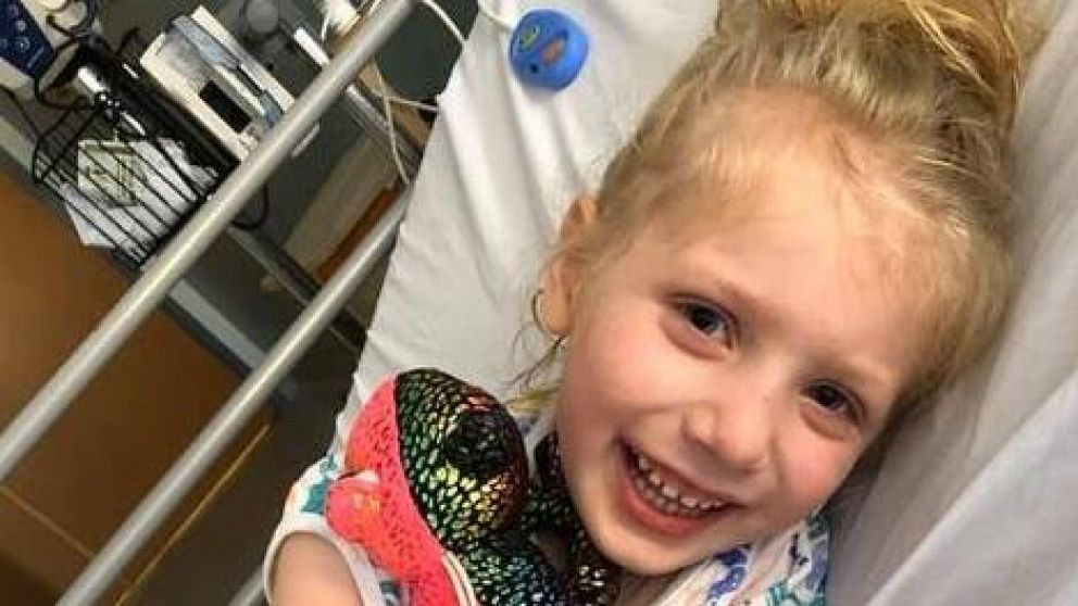 Después de las mejoras constantes, los médicos le dieron el alta.